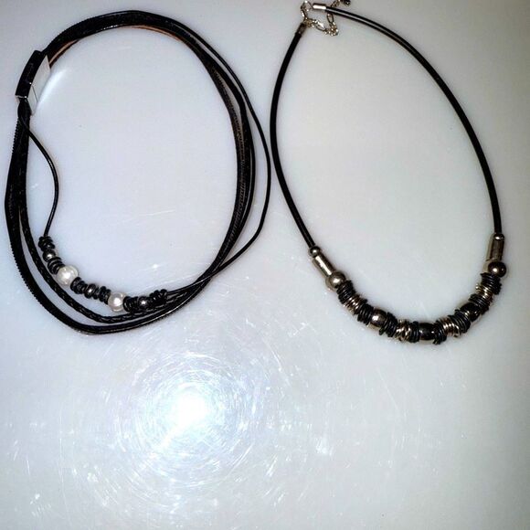 WOMENS SET OF 2 NECKLACES - Picture 1 of 3